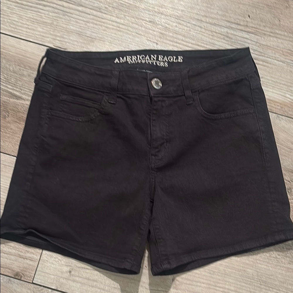 American Eagle Outfitters Black Jean Shorts Fitted Mid-Thigh Size 8